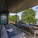 Penthouse Deck 12 *